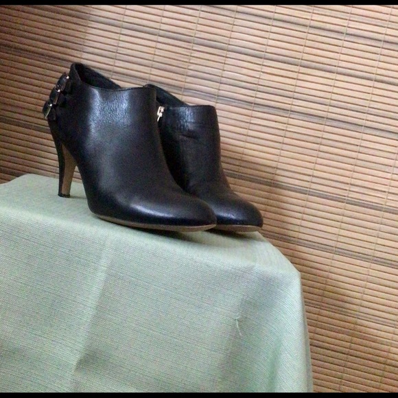 VINCE CAMUTO bootie EUC beautiful classy - Picture 7 of 15